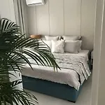 Levante アパートホテル
